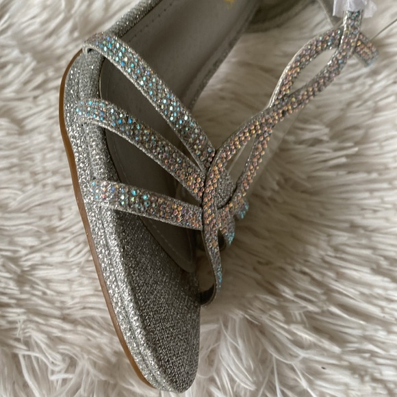 New women’s Sz 8.5 glittered embellished formal festive silver straps sandals - Picture 5 of 11